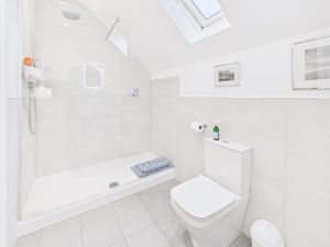En-Suite- click for photo gallery